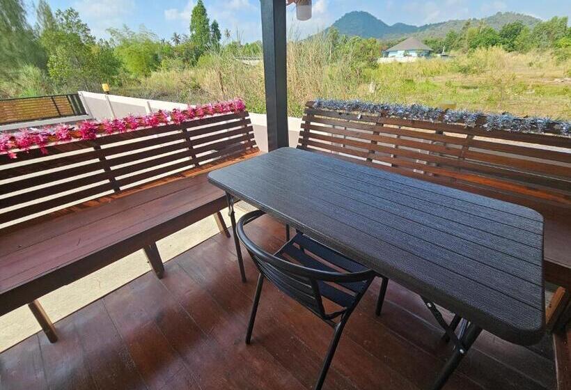 غرفة قياسية, My Second Home