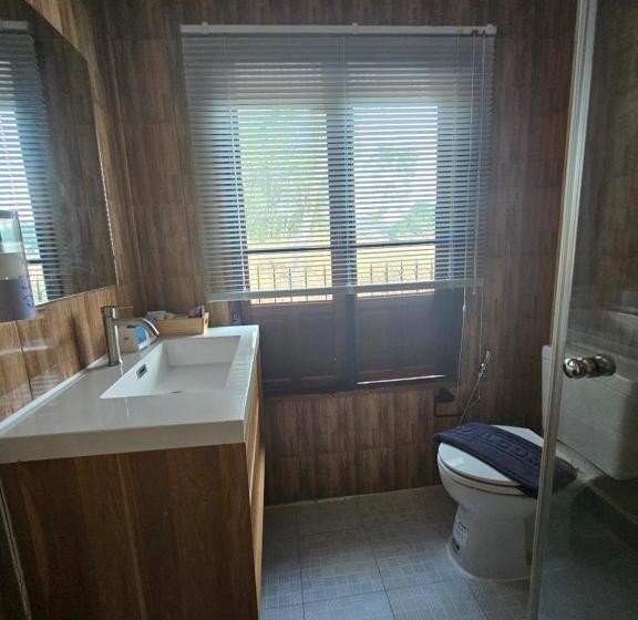 غرفة قياسية, My Second Home