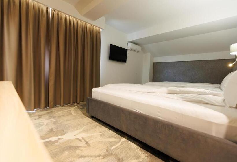 Номер Стандарт Трехместный, Pensiunea Axe Boutique