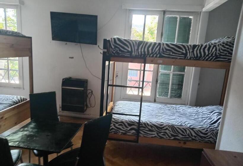 חדר משפחתי, Hostal Salvador