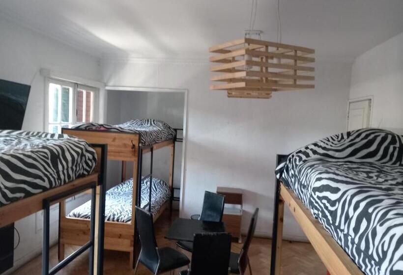 غرفة عائلية, Hostal Salvador