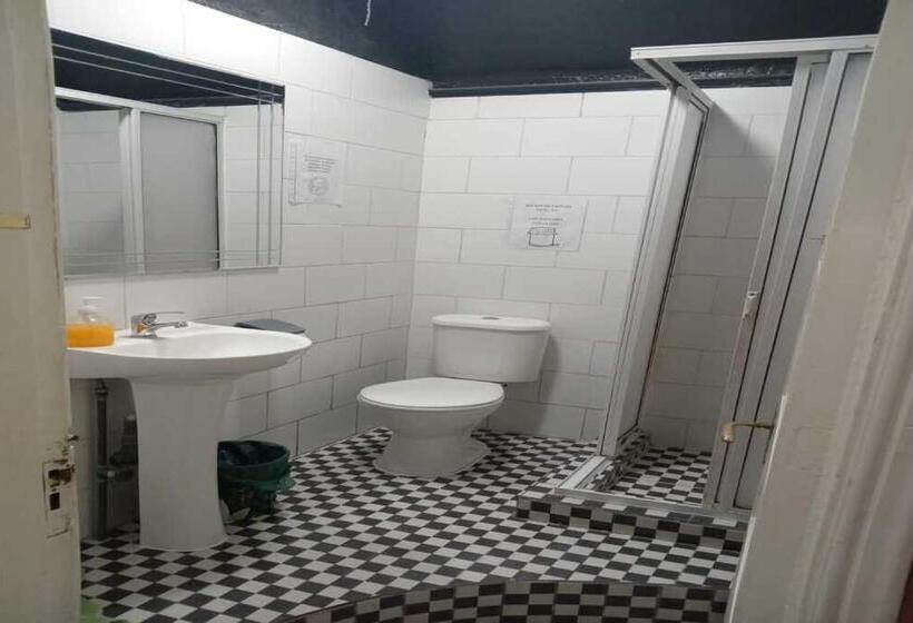 غرفة إقتصادية, Hostal Salvador