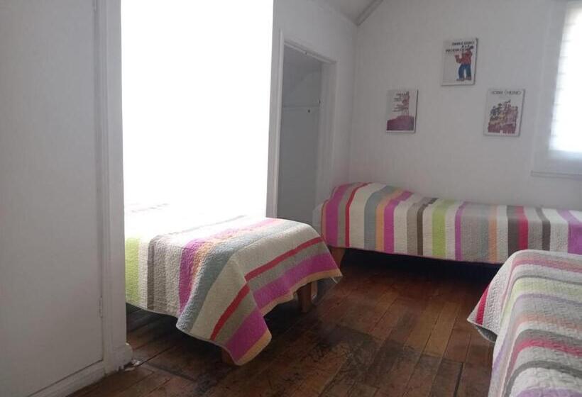 חדר אקונומי לשלושה, Hostal Salvador