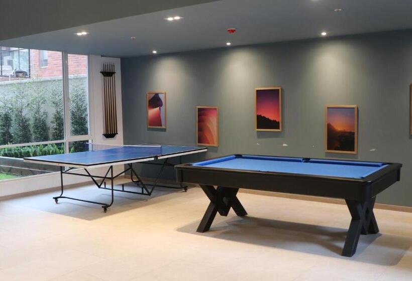 Standaardkamer met Balkon, Vatten Studios And Suites By Check In Ec