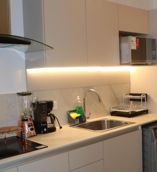 Standaardkamer met Balkon, Vatten Studios And Suites By Check In Ec