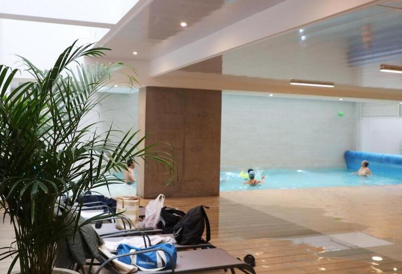 Standaardkamer met Balkon, Vatten Studios And Suites By Check In Ec