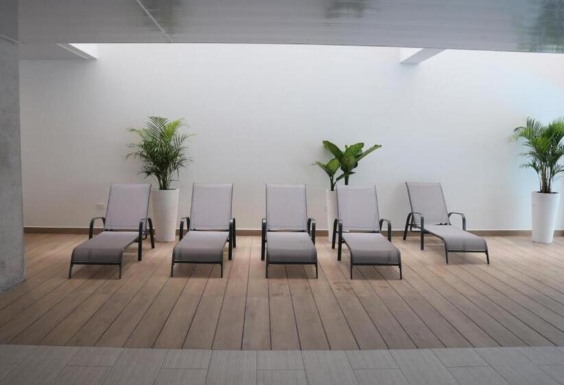 Standaardkamer met Uitzicht op de Stad, Vatten Studios And Suites By Check In Ec