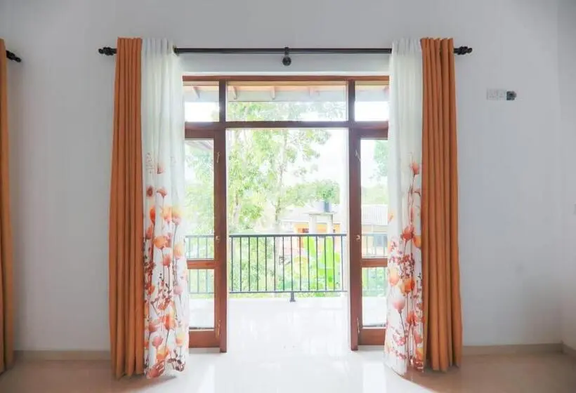 Deluxe-huone Parveke, Hikka Tulips Villa
