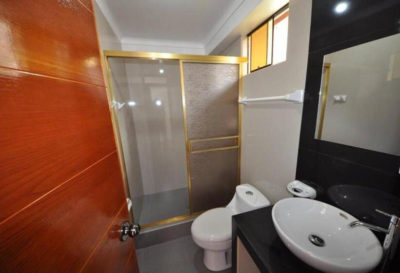 Трехместный Номер Стандарт с Балконом, Casablanca