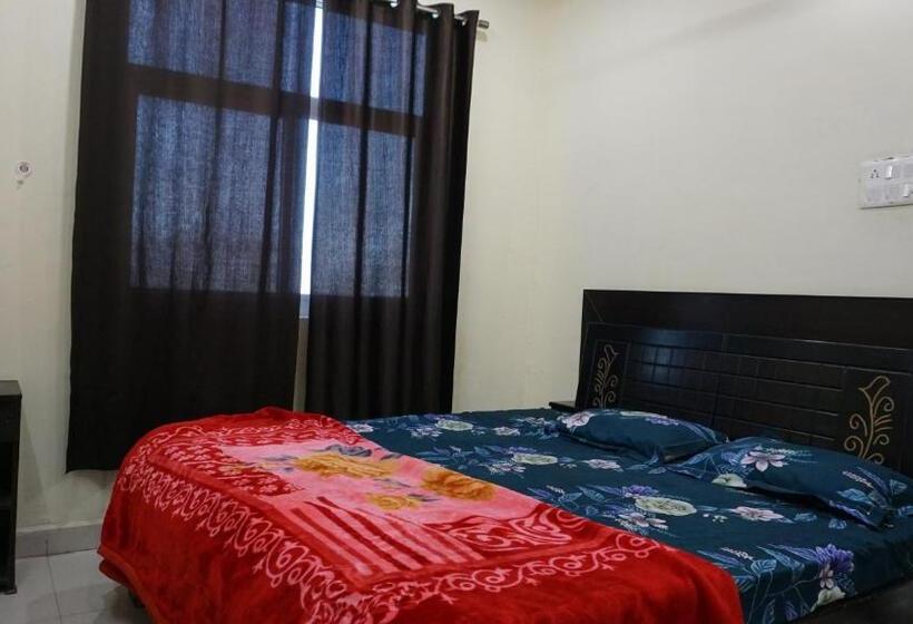 غرفة ديلوكس, Kanti Palace