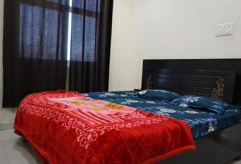 غرفة ديلوكس, Kanti Palace