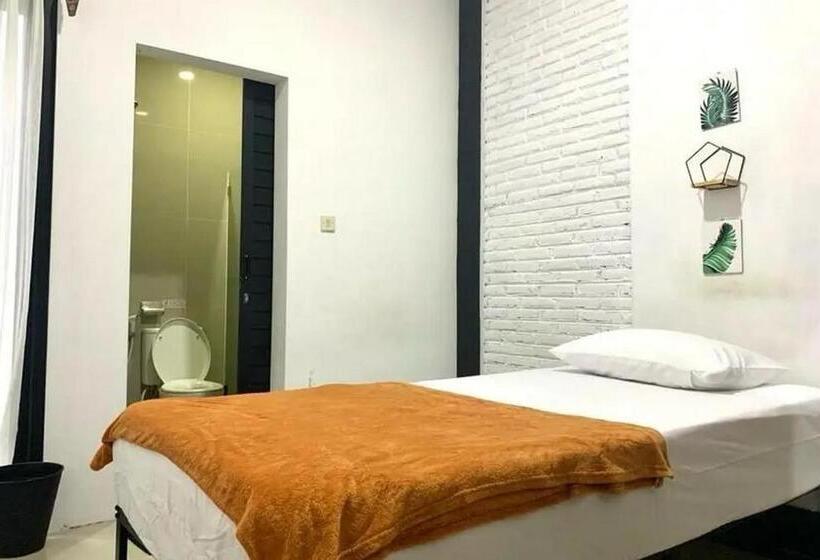 חדר סטנדרט יחיד, Rumah Daun Timoho Yogyakarta Redpartner