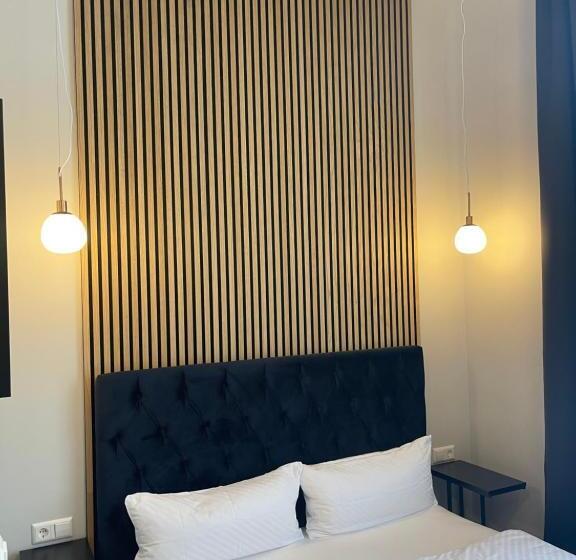 اتاق اکونومی, Motel Blue Messe