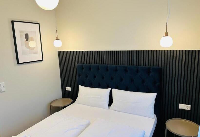 اتاق اکونومی, Motel Blue Messe