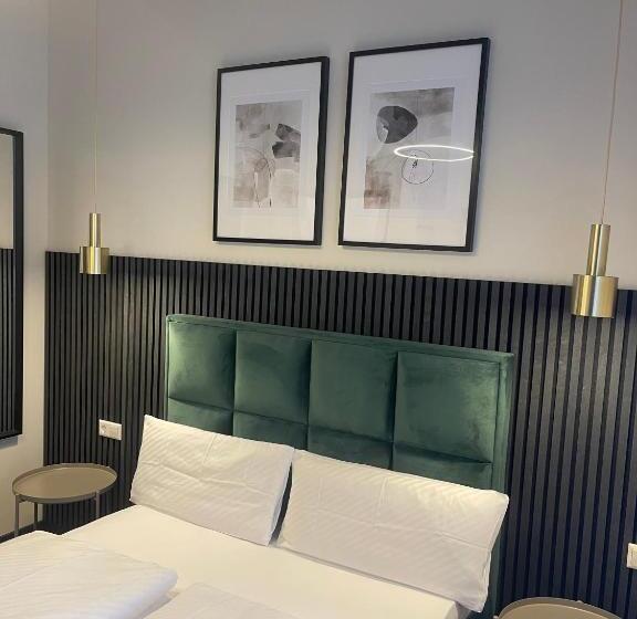 اتاق اکونومی, Motel Blue Messe