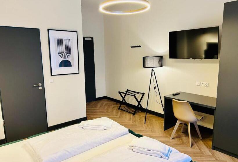 اتاق استاندارد با تخت بزرگ, Motel Blue Messe