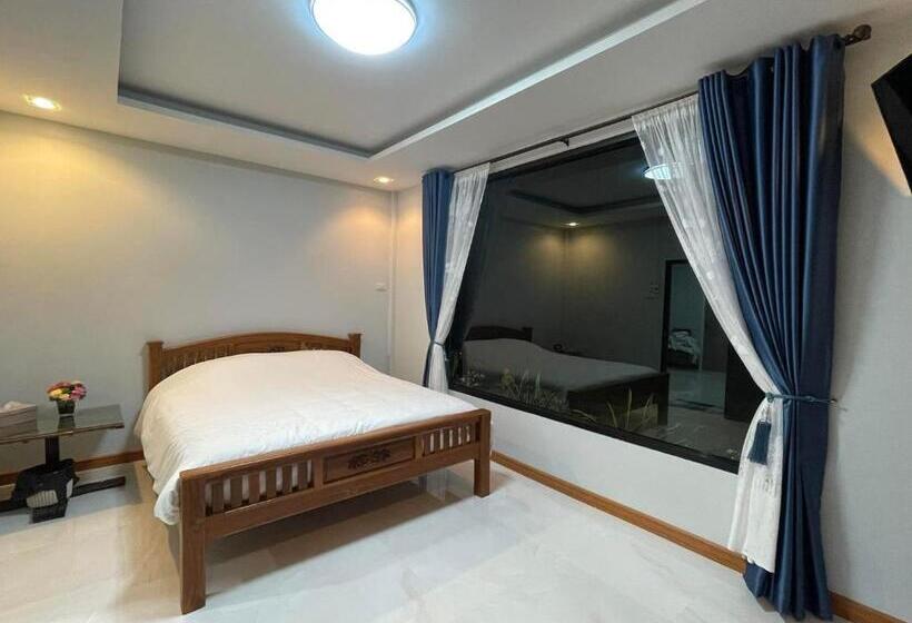 Стандартный Номер Кровать Кинг, บ้านระเบียงเลหลังสวน ทั้งหลัง 2 นอน 2 น้ำ 1 ครัว