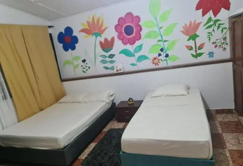 اتاق استاندارد سه تخته با بالکن, Hostal Casa Yare