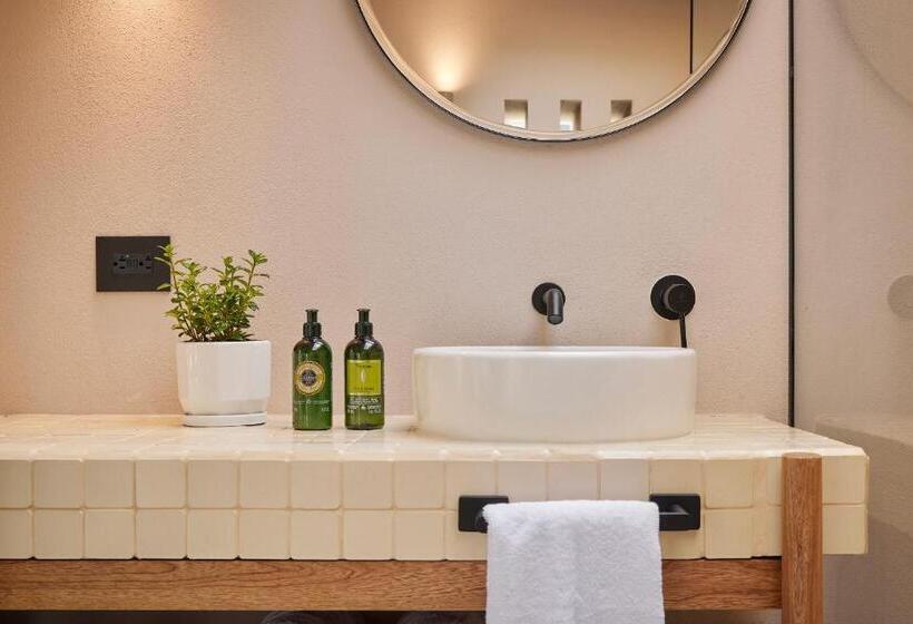 高级套房, Antípoda