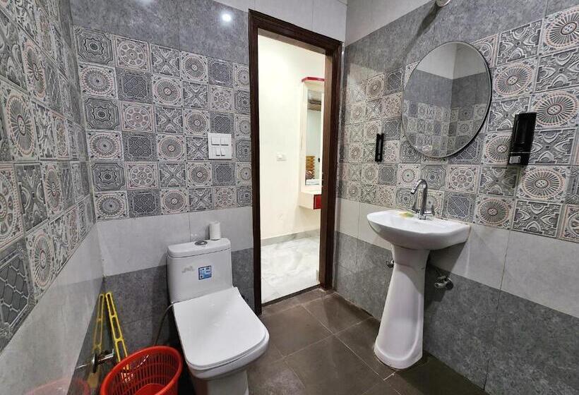 Номер Superior Кровать Кинг, Him Hilton Luxury