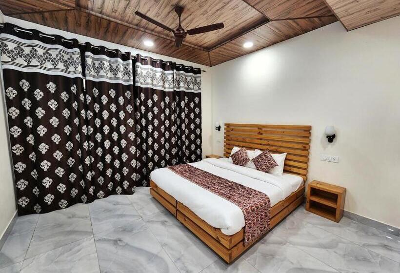 Номер Superior Кровать Кинг, Him Hilton Luxury