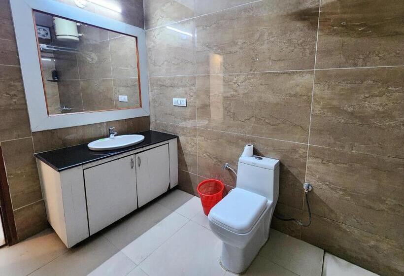 Апартаменты 3 Спальни, Him Hilton Luxury