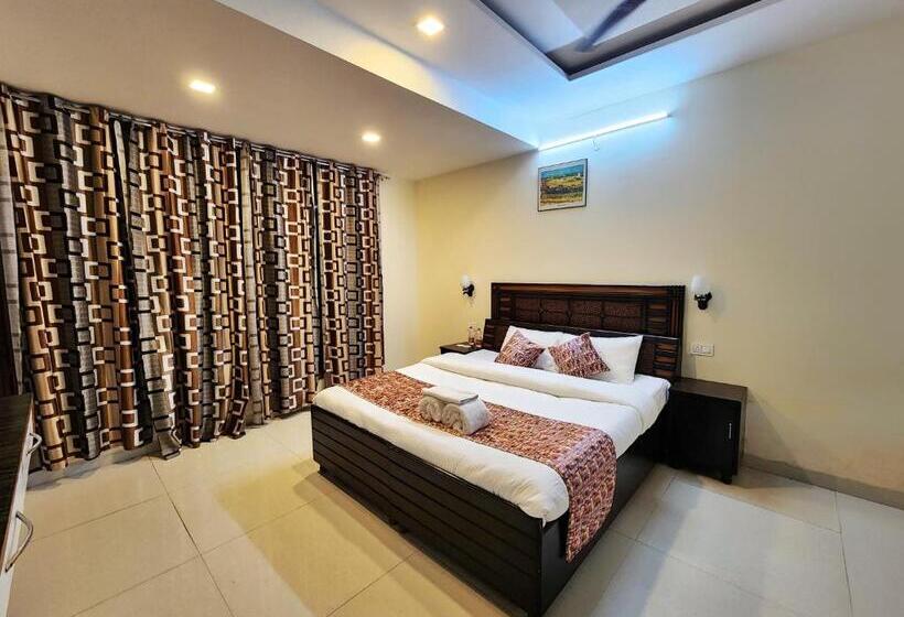 Апартаменты 3 Спальни, Him Hilton Luxury