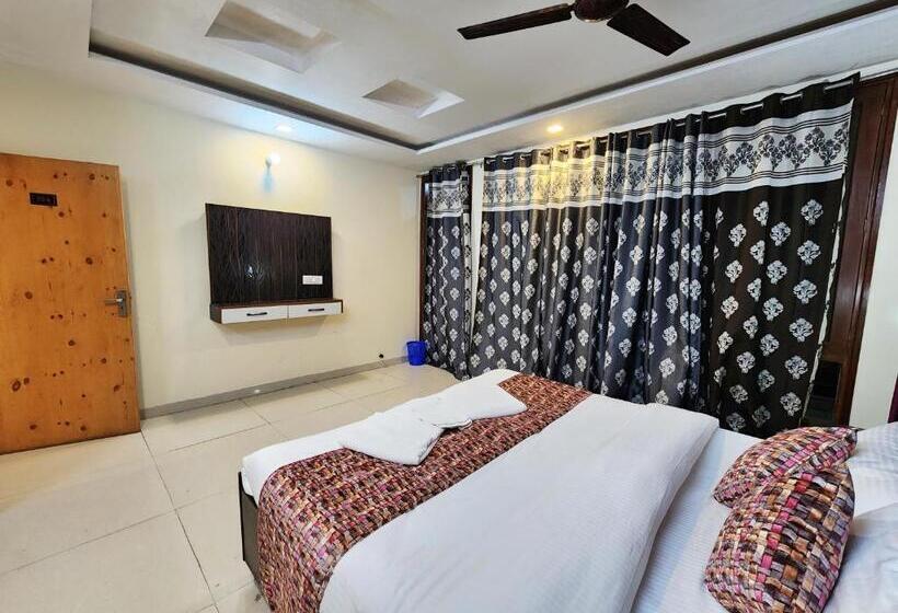 Апартаменты 3 Спальни, Him Hilton Luxury