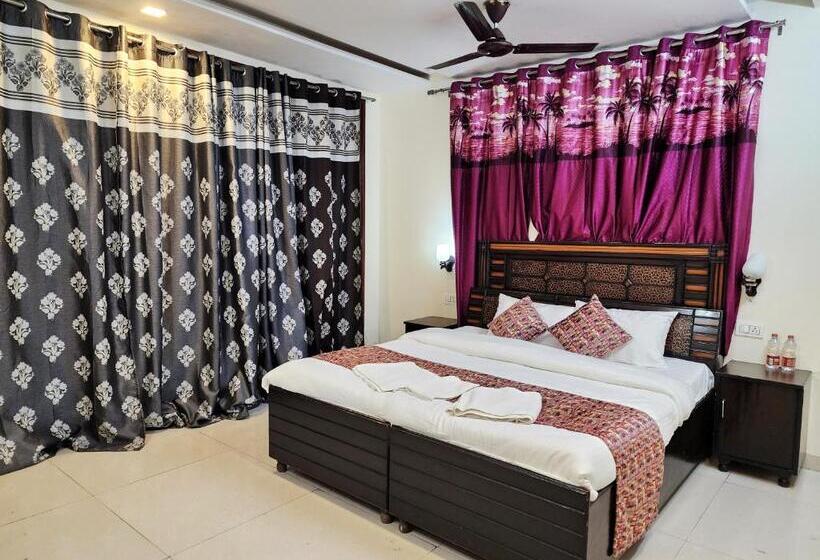 Апартаменты 3 Спальни, Him Hilton Luxury