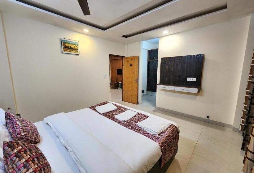 Апартаменты 3 Спальни, Him Hilton Luxury