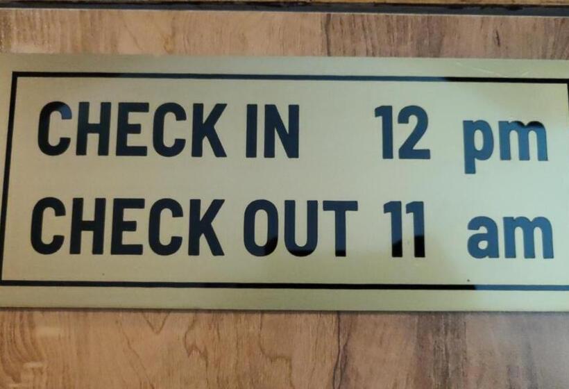 ファミリールーム, Mystique Inn Wayanad