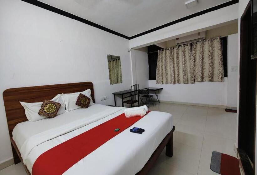 غرفة عائلية, Sn Holiday Goa