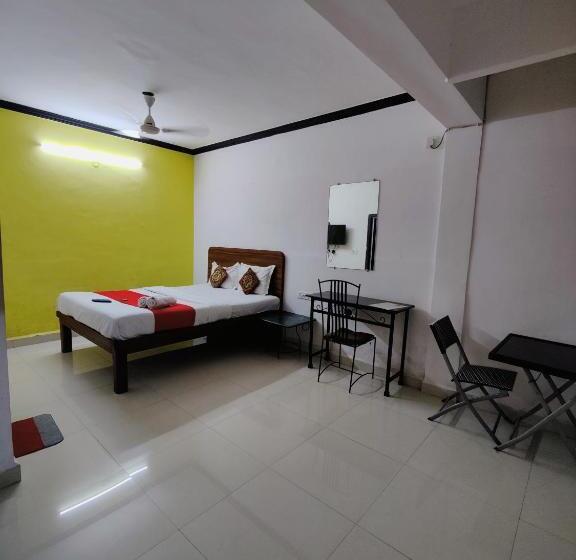 غرفة عائلية, Sn Holiday Goa