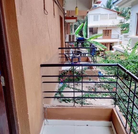 غرفة عائلية, Sn Holiday Goa