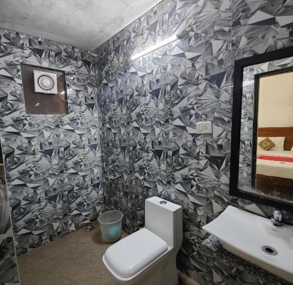 غرفة عائلية, Sn Holiday Goa