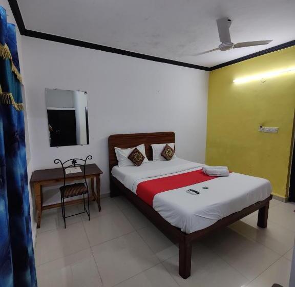 غرفة عائلية, Sn Holiday Goa