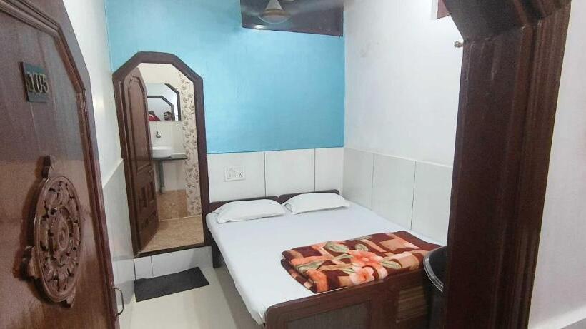 חדר קלאסי לשלושה, Oyo Hotel Raj Palace