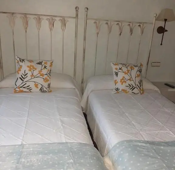 Standard Neljän Hengen Huone, El Valle Hotel Rural