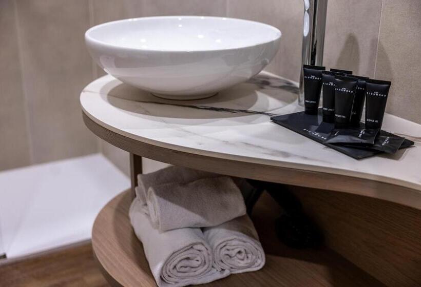 اتاق استاندارد, Hi Room