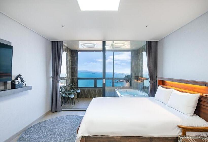 اتاق لوکس با چشم‌انداز دریا, Le Paradis Ocen View Spa Pension