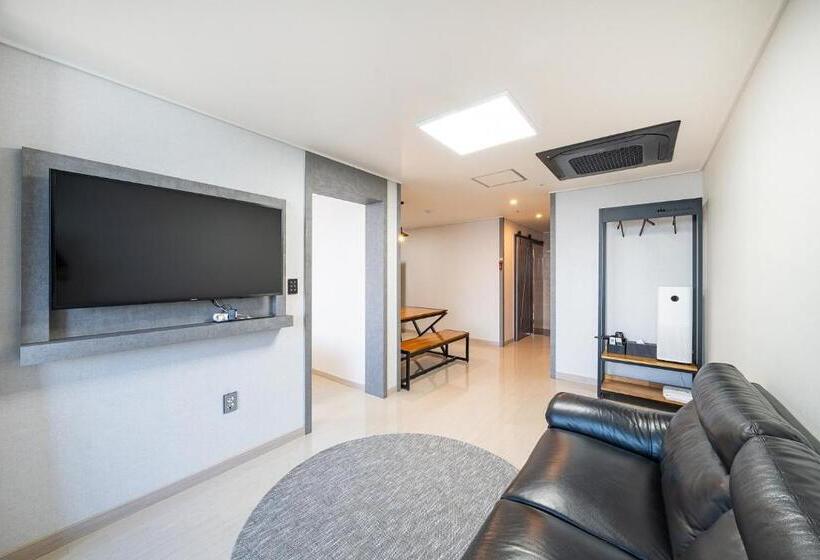 اتاق خانوادگی با چشم‌انداز دریا, Le Paradis Ocen View Spa Pension