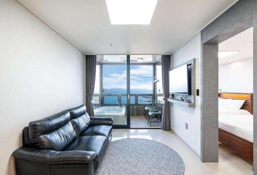 חדר משפחתי נוף לים, Le Paradis Ocen View Spa Pension