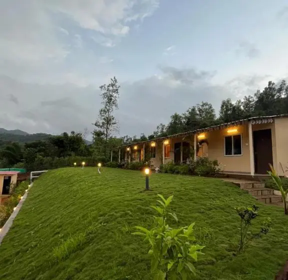 Suite with lake view, Vrisa Mountain Retreat