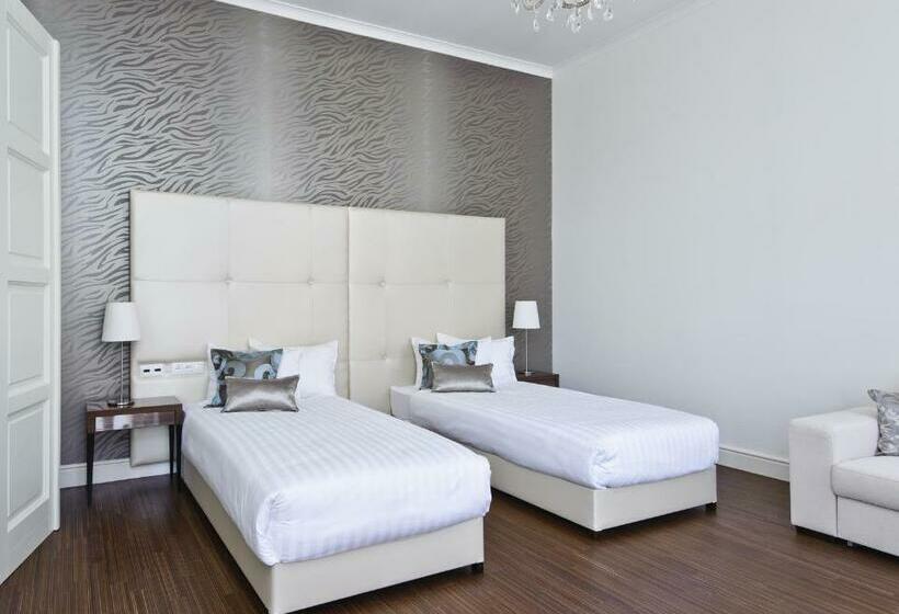 スイート, Adele Boutique