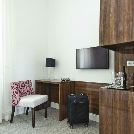 スイート, Adele Boutique