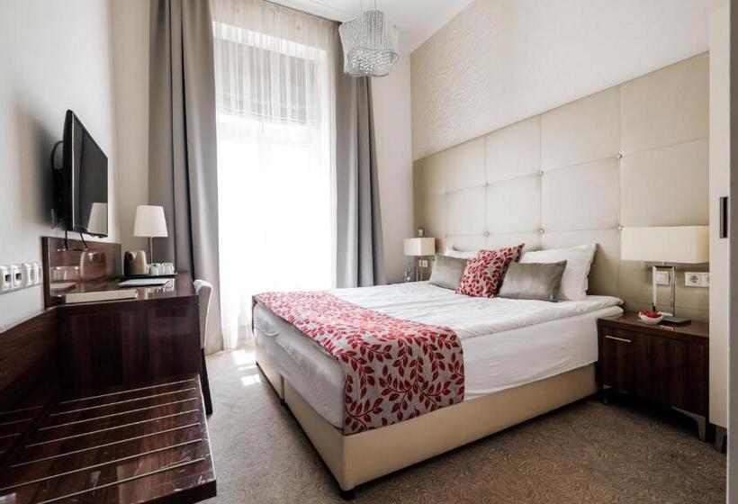 ベーシックルーム, Adele Boutique