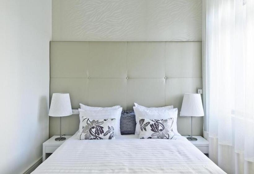 ベーシックルーム, Adele Boutique