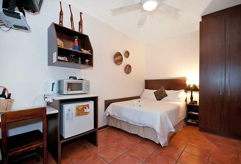 اتاق استاندارد با چشم‌انداز باغ, Africa Beach B&b