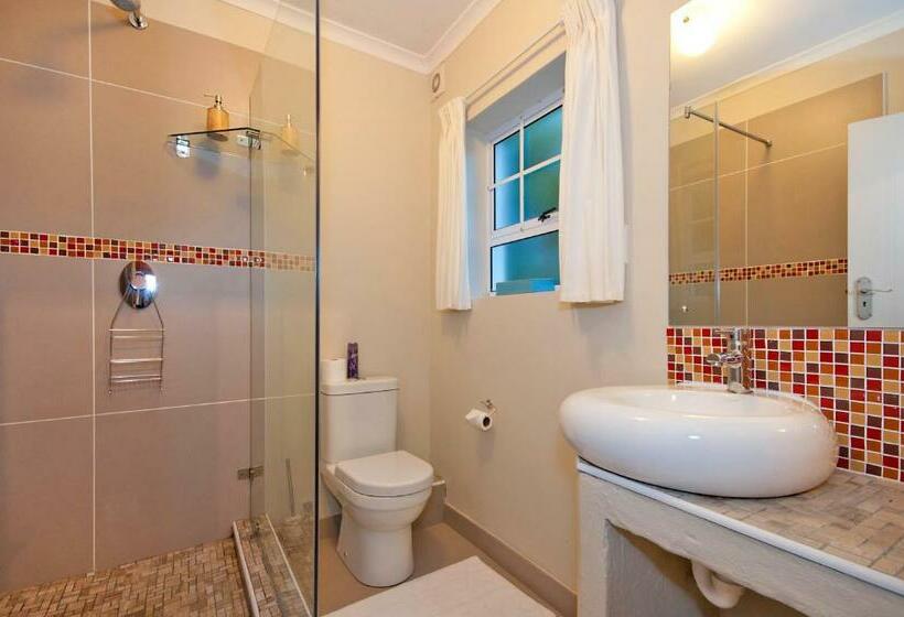 اتاق استاندارد با چشم‌انداز باغ, Africa Beach B&b