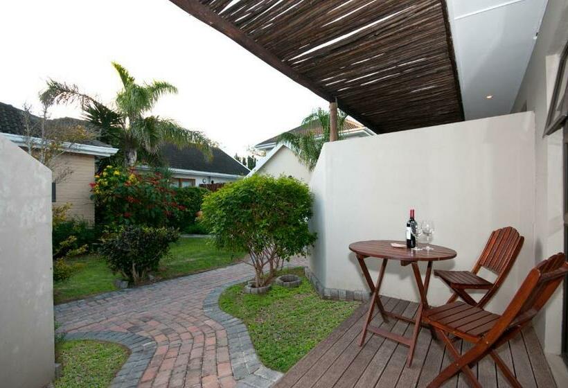 اتاق استاندارد با چشم‌انداز باغ, Africa Beach B&b